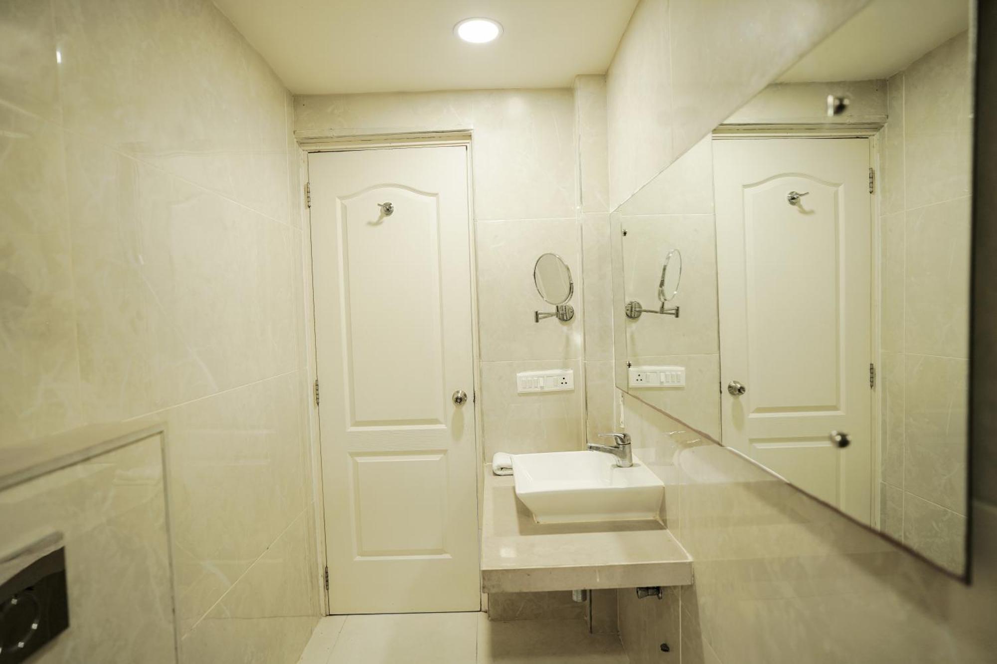 Cygnett Lite Grand, Jaipur Hotel Buitenkant foto
