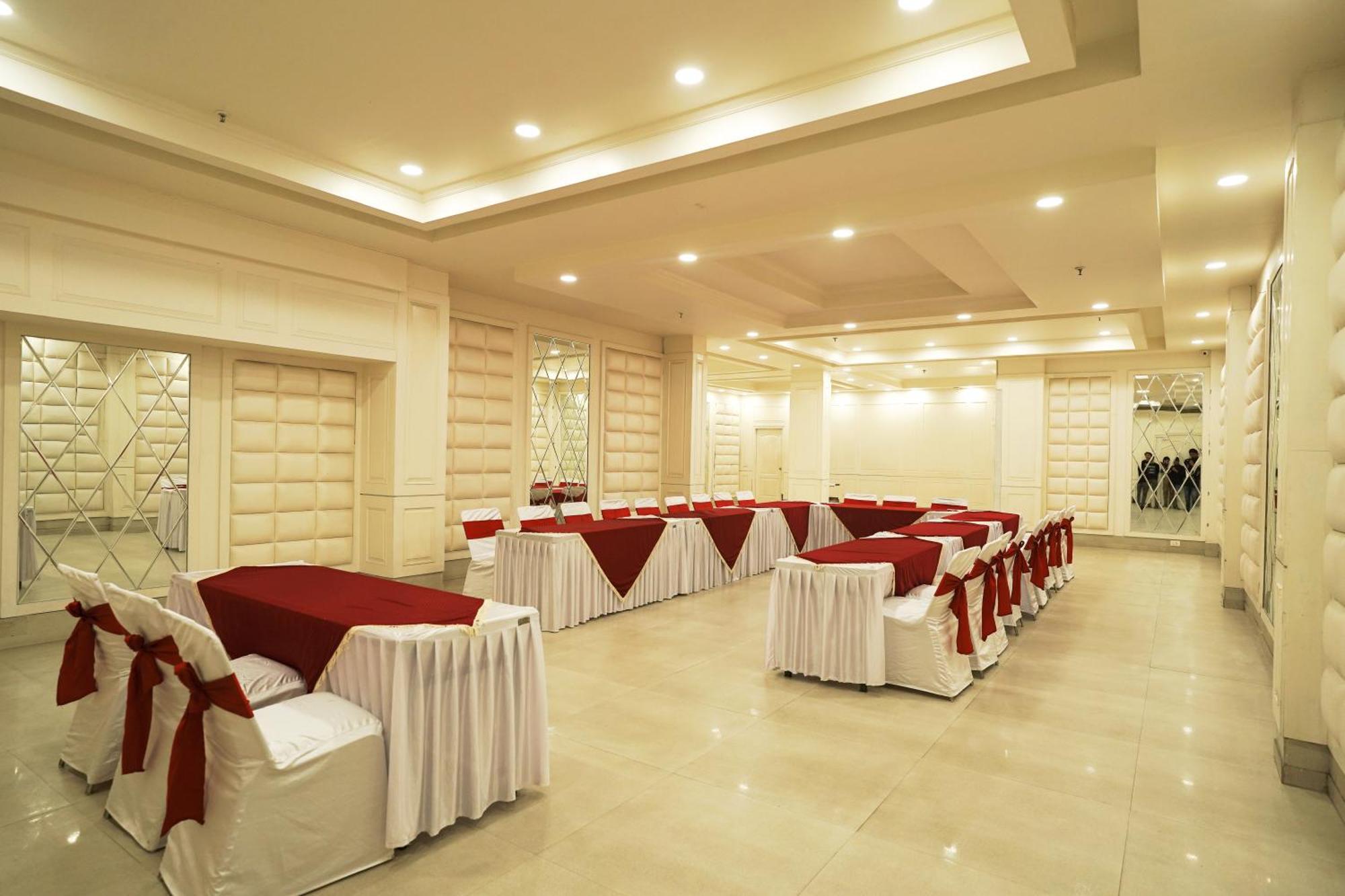Cygnett Lite Grand, Jaipur Hotel Buitenkant foto